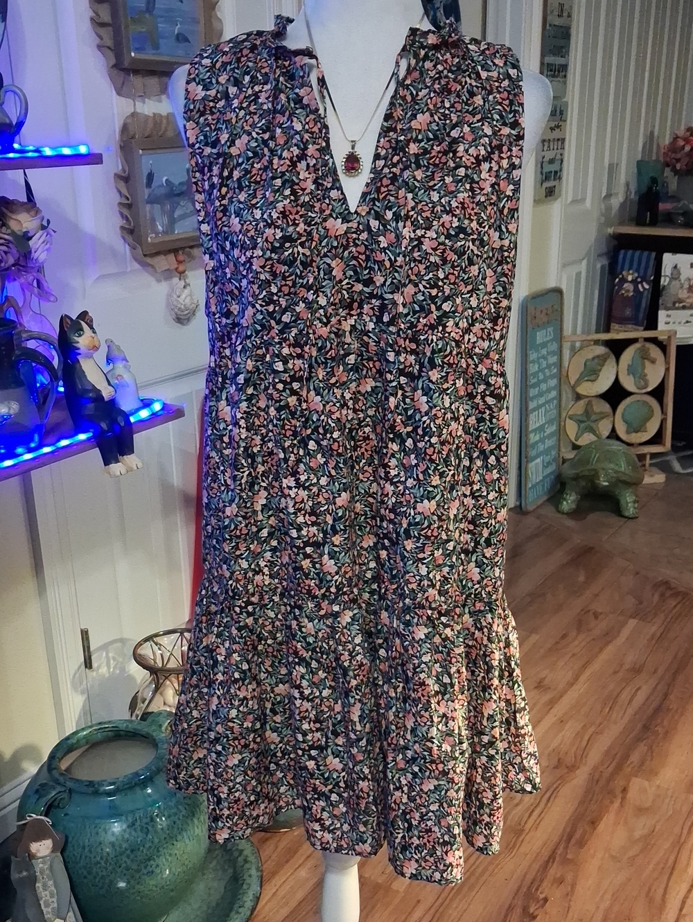 A New Steve Madden's Sleeveless Tiered Floral Dress Size M